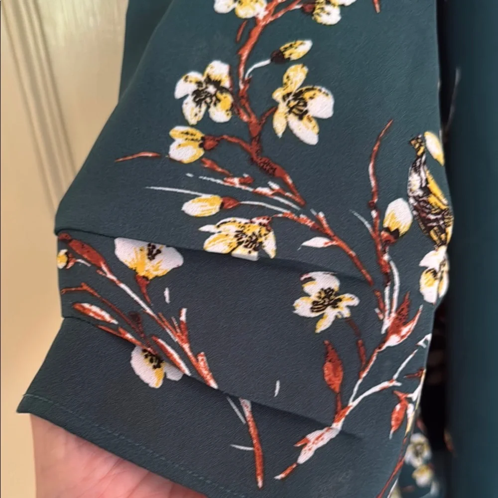 DR2 Floral Blouse - Dark Green with White and brown Accents - Picture 3 of 4